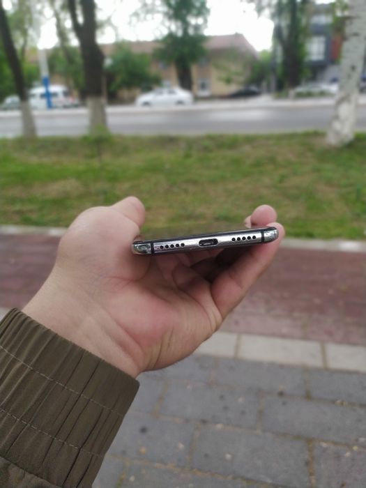 Huawei P20 Pro sotiladi