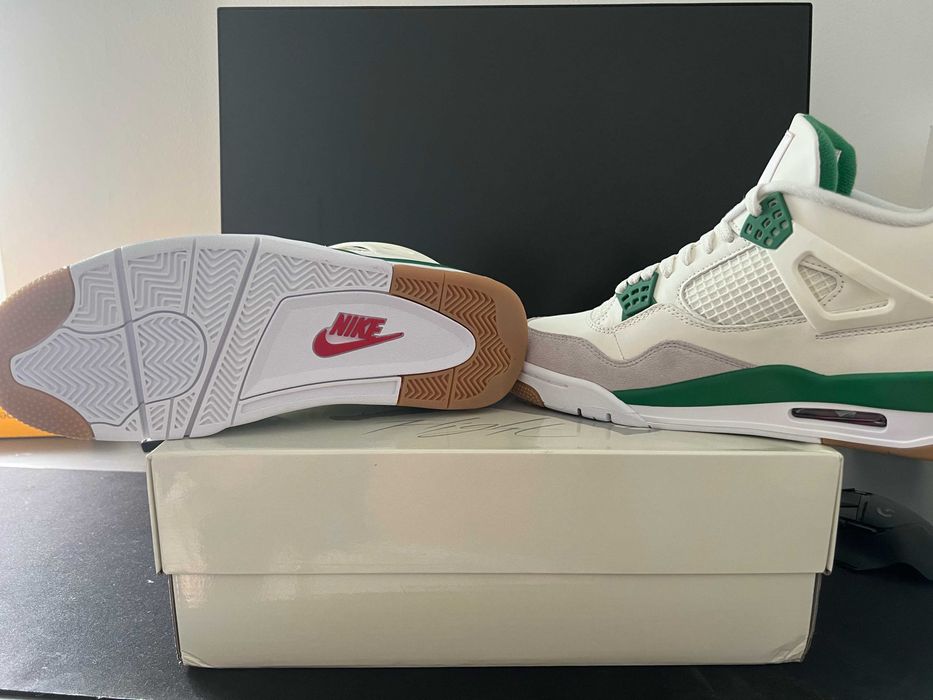 Jordan 4 SB Pine Green