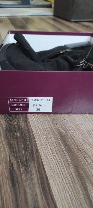 Дамски боти на ток