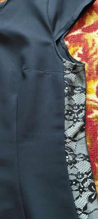 Платье женское продаю