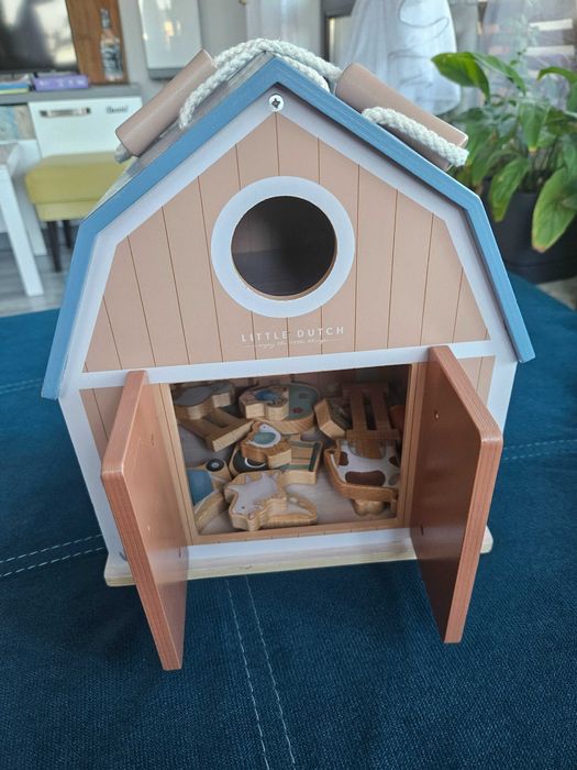 Продавам много запазени бебешки играчки Little Dutch, жирафа Софи, Стич, карти с визуални стимулации от 9.99 евро