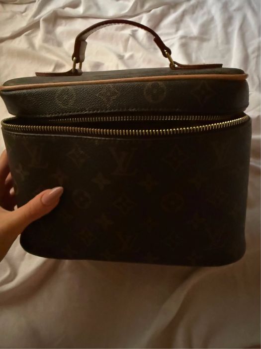 LOUIS VUITTON(последна бройка) несесер за гримове