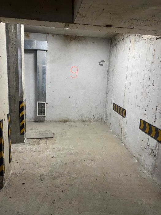 Дава се под наем Гараж / Паркомясто в София, Борово - 1 кв.м за 127.5 € - Снимка #2