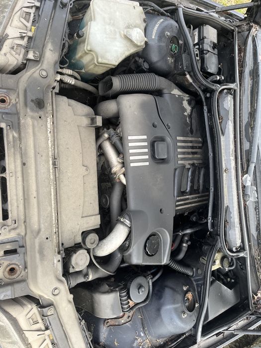 Dezmembrez Bmw E46 Motor si cutie (an 98) 2.0 Diesel