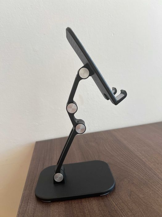 Регулируема стойка за телефон или таблет