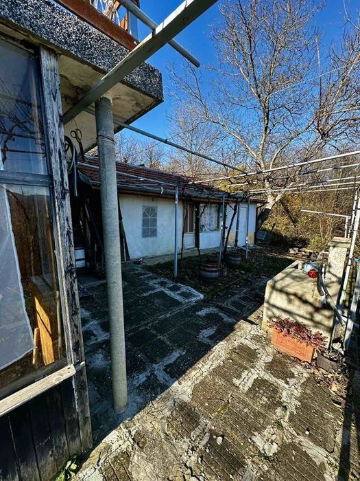 Къща в Ловеч, област-с.Белиш площ 48 цена 43000