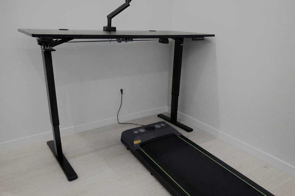 Компьютерный стол с подъемным механизмом EL-LV-BLACK 140х60