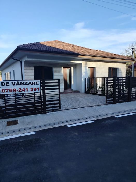 Casă tip duplex in Tauti, Floresti