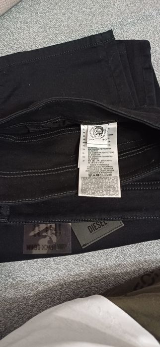 Vand blugi Diesel originali,bărbătești,noi