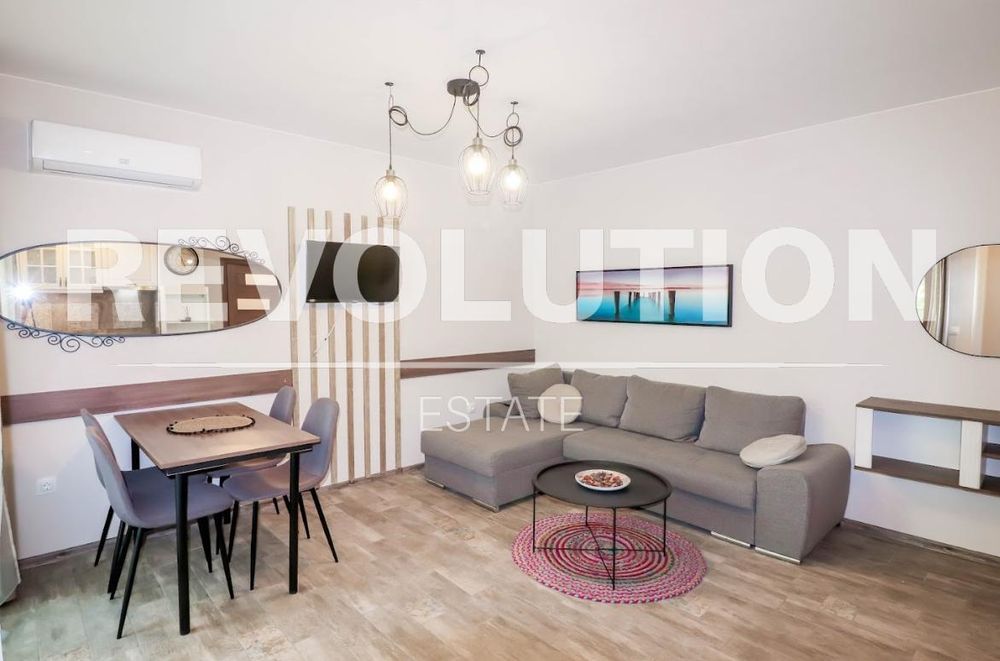 Дава се под наем Тристаен апартамент в Варна, Център - 100 кв.м за 1000 € - Снимка #5