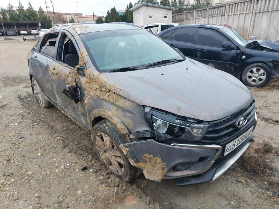 SROCHNA sotiladi lada vesta sw cross