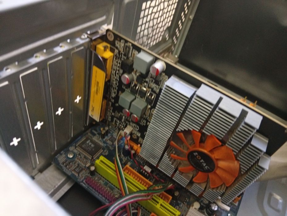 Продаю комьпьютер