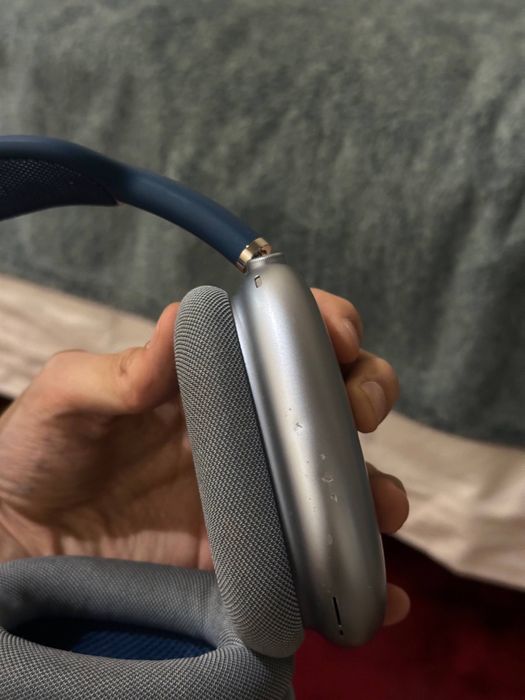 Airpods max blue 1 generation