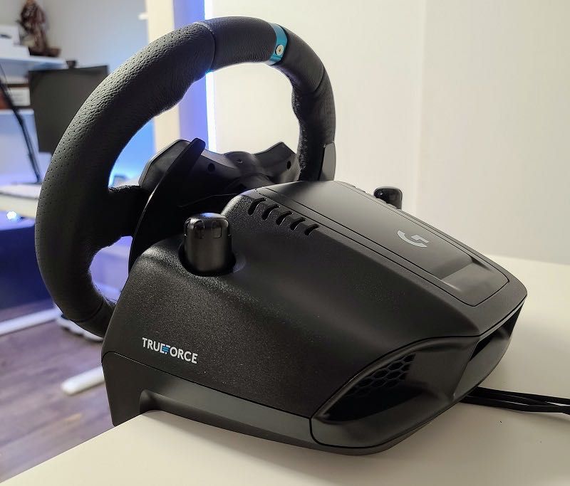 Logitech G923 неизползвано
