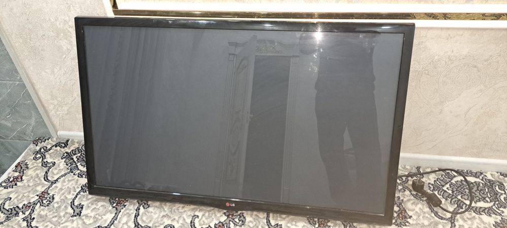 LG телевизор сотилоди
