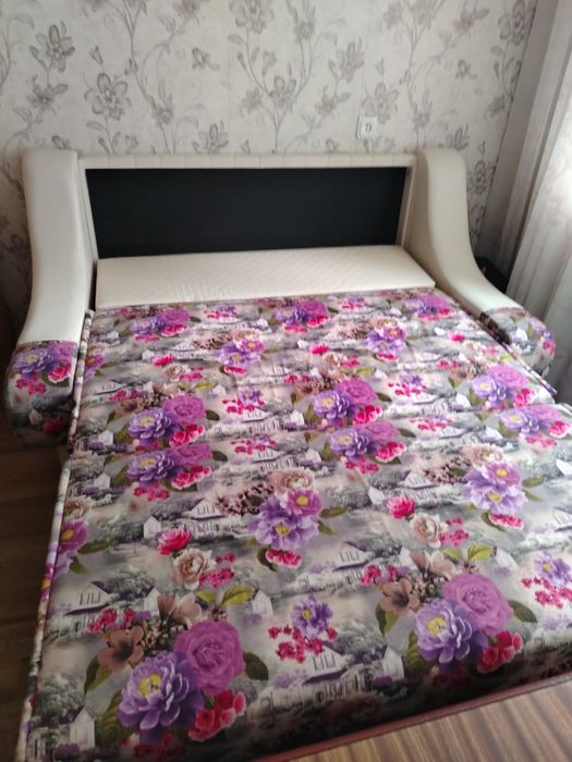 Диван в хорошем состоянии