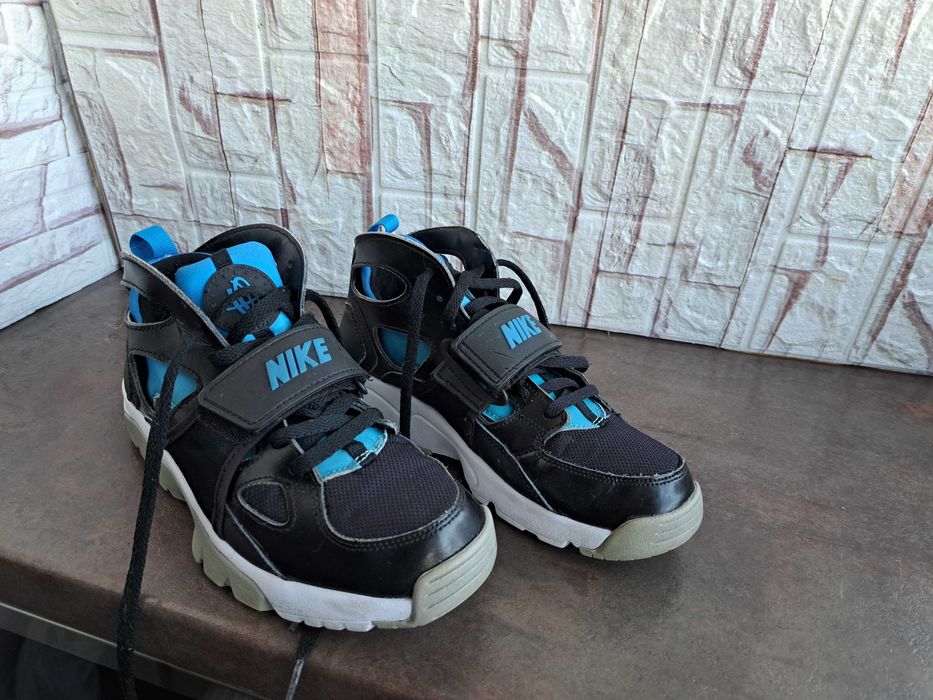 маратонки за момче,кожени кецове,спортни обувки Nike,найк,номер 38,5