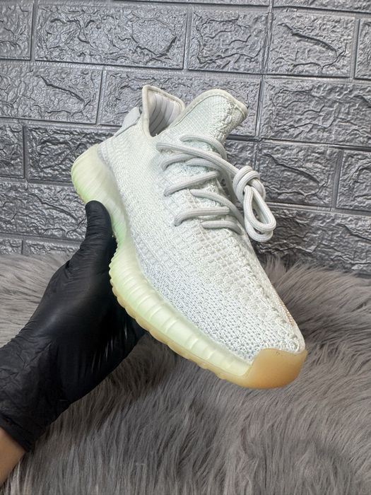 Yeezy 350 v2 Hyperspace Pk Premium