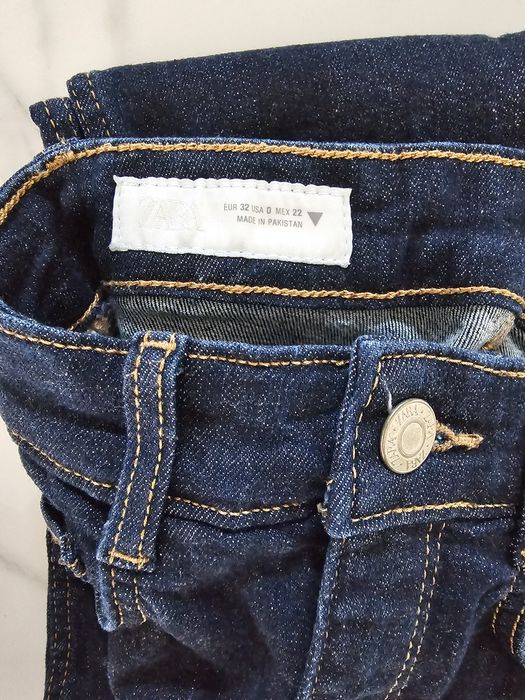 De vânzare blugi Zara