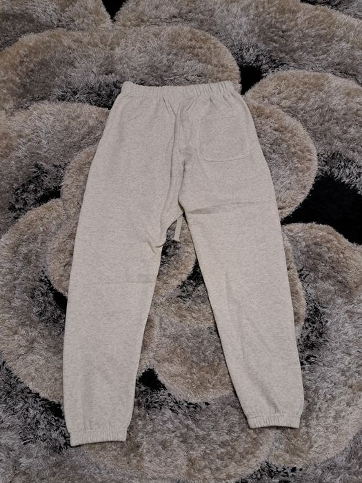 Pantaloni Essentials Fear of God Oatmeal/Gri