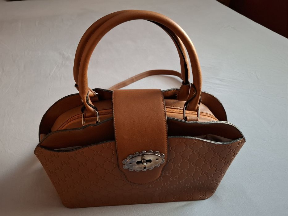 Дамска чанта кожена