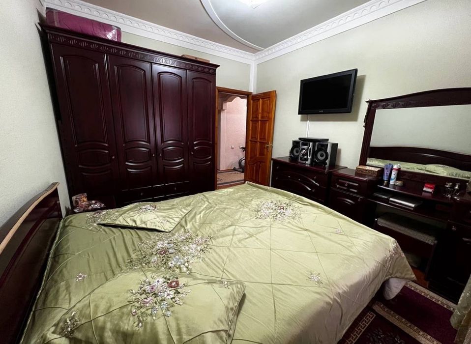 Юнусабад 19кв 3/3/5 Балкон: 2*6