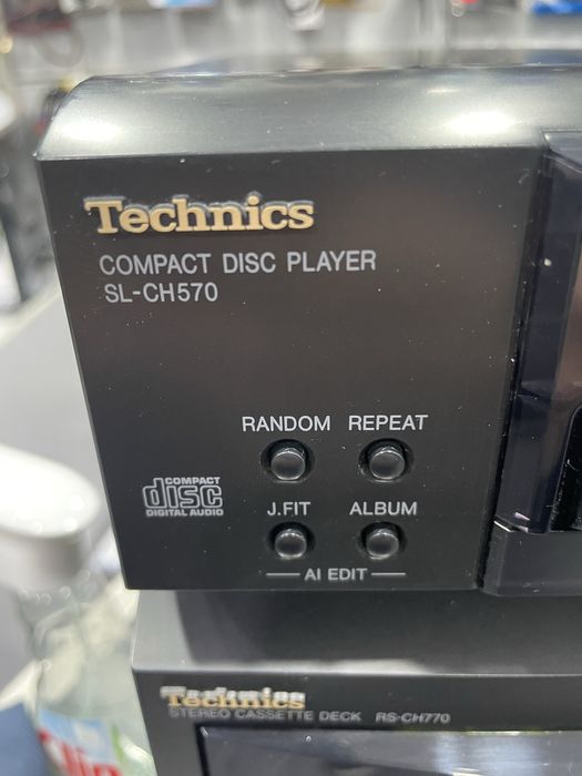 Technics  SL CH 570