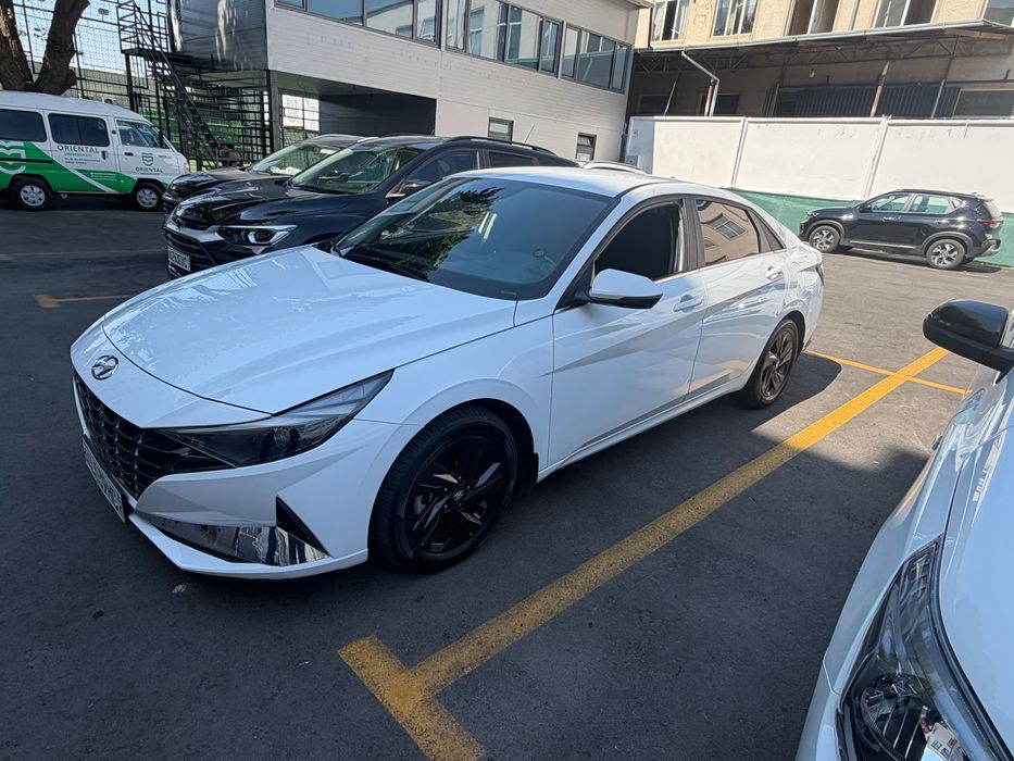 Hyundai Elantra sotiladi!
