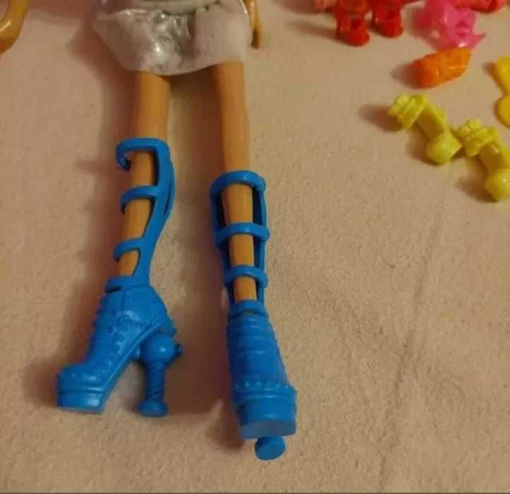 Barbie cu animăluțe și accesorii