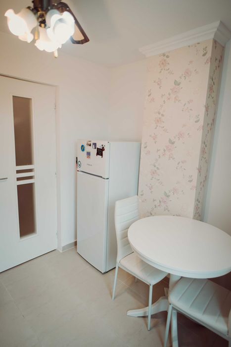 Inchiriez apartament Cluj-Marasti etaj 1 decomandat mobilat