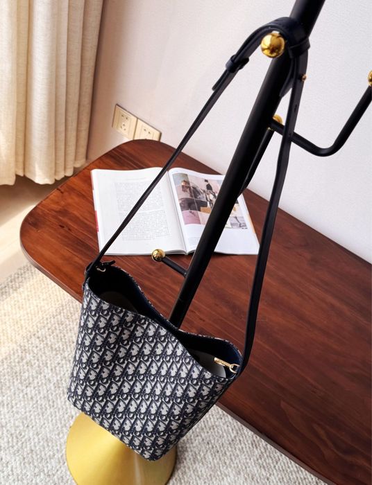 Geanta Dior , calitate premium , pe comanda , noua