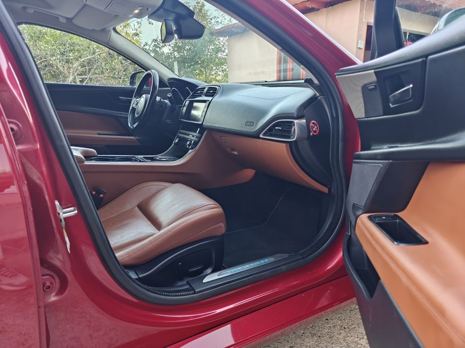 Jaguar XE 2016 Portfolio 2.0 2WD 180 HP