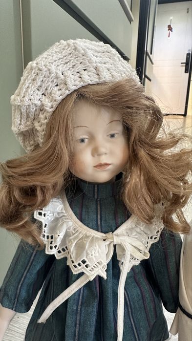 Фарфоровая пара кукол