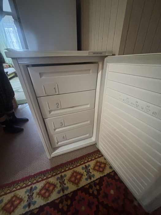 Продам морозильную камеру