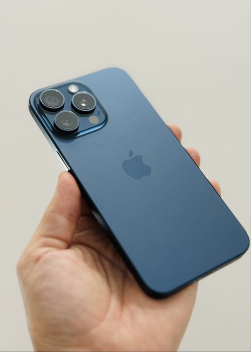 iPhone 15 Pro Max 256GB - Titanium Blue & Black Neverlocked