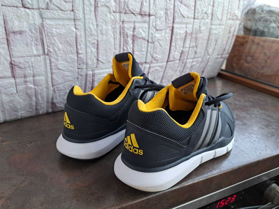 мъжки маратонки,кецове,спортни обувки,ном42,5 Adidas,адидас