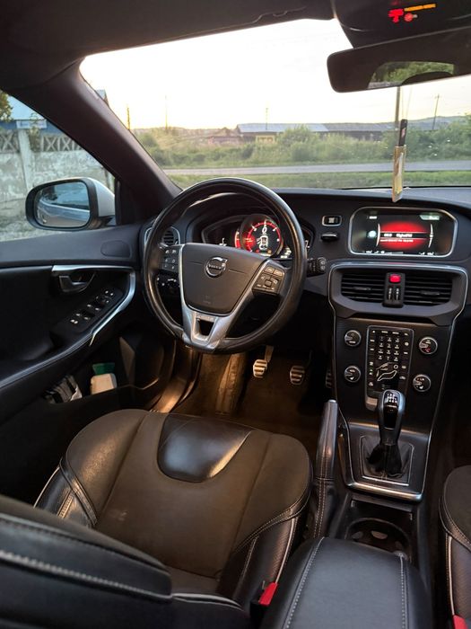 Volvo V40 D3 2.0 Diesel 150 CP | 2017 | 103.000 km | Foarte bine întreținut