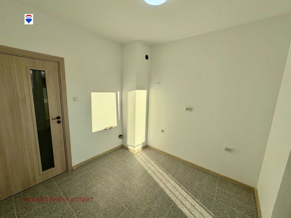 Ремонтиран двустаен апартамент за продажба кв. Широк център