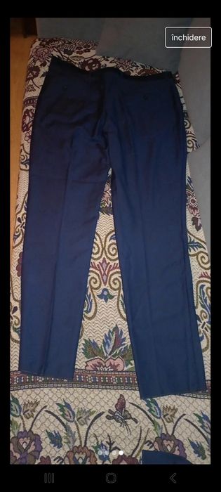 Vând costum cu două piese