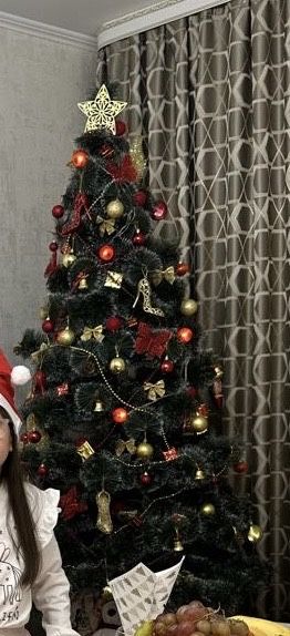 Ёлка с украшениями