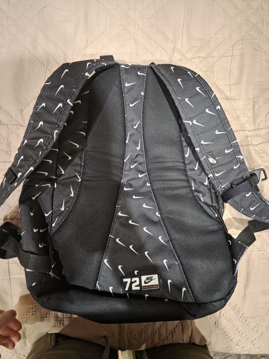 Продавам раница Nike