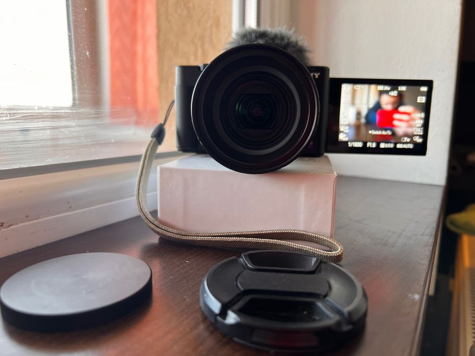 Sony Zv1 + Lentila Ulanzi (Vând sau Schimb cu Drona Dji Neo )