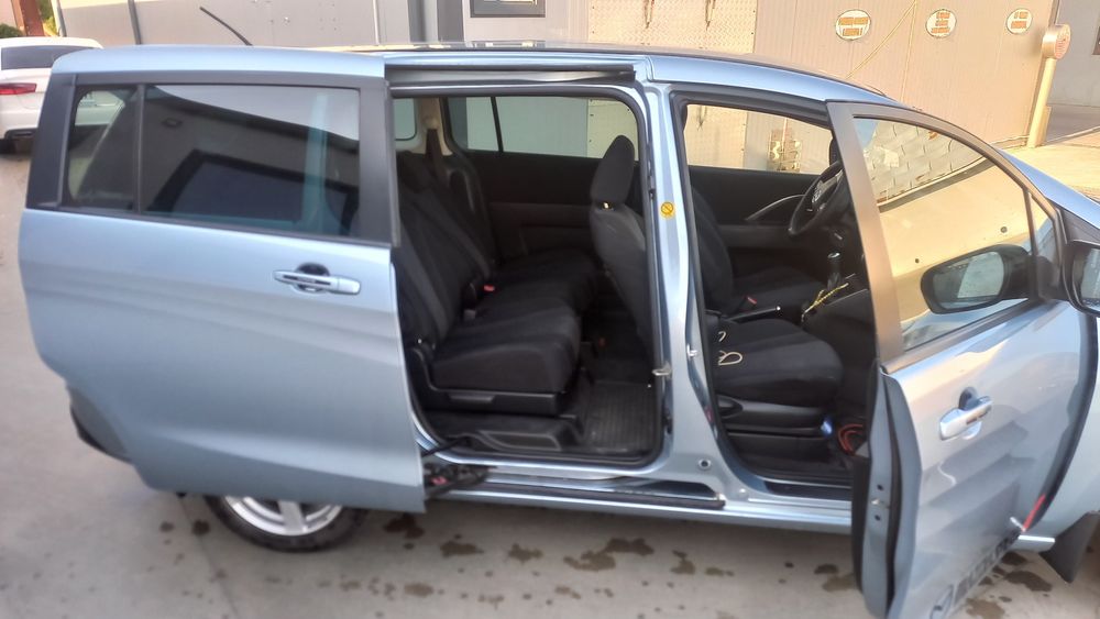 Vând Mazda 5 cu 7 locuri