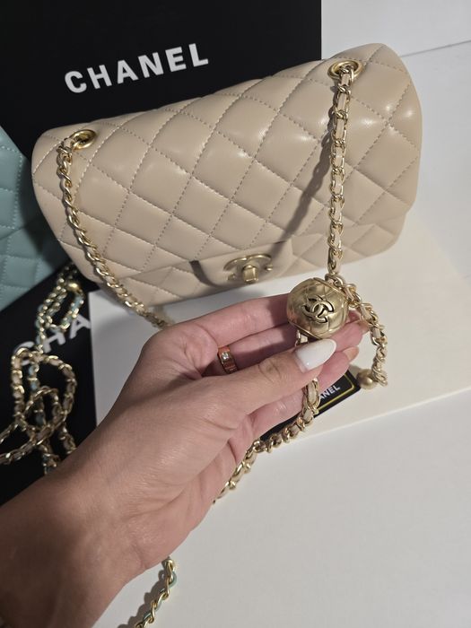 Налична чанта Chanel Flap Bag Beige