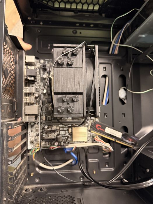 KIT PC complet (fără sursă) – i7-7700K, ASUS H110M-K, 16GB RAM DDR 4, HDD 1TB.m + SSD 500GB, Cooler ARGB, DVD-RW, Carcasă