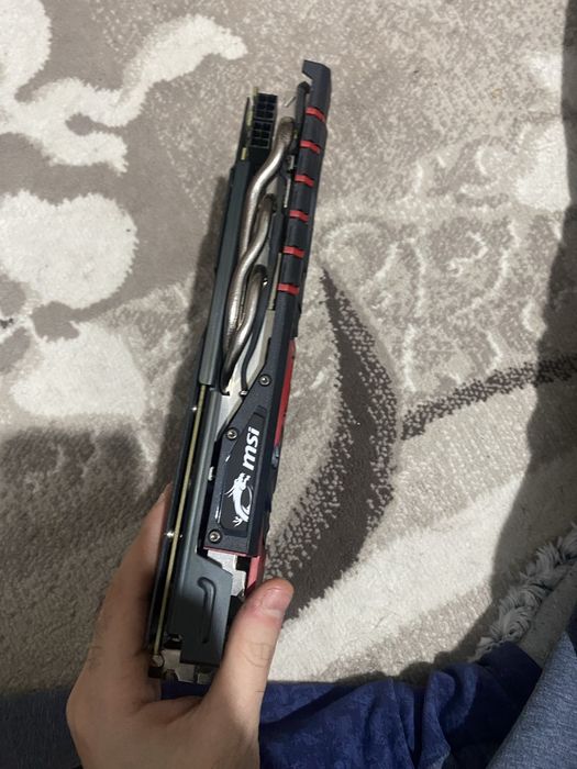 Placă video AMD Radeon R9 380 – 4GB GDDR5