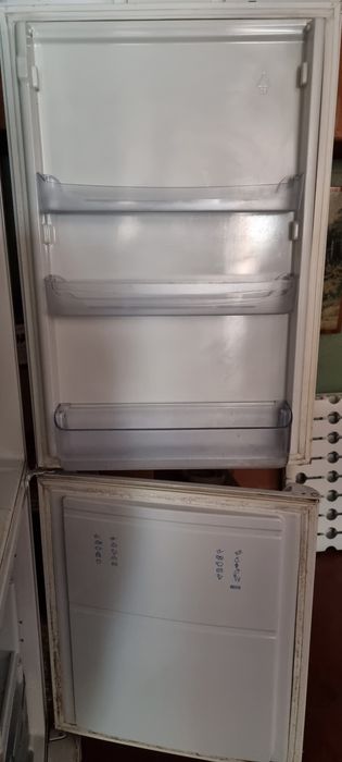 Холодильник Indezit