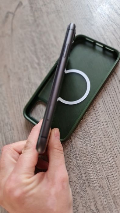 Айфон 11 продам срочно