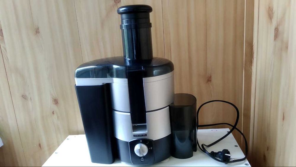 Соковыжималка универсальная