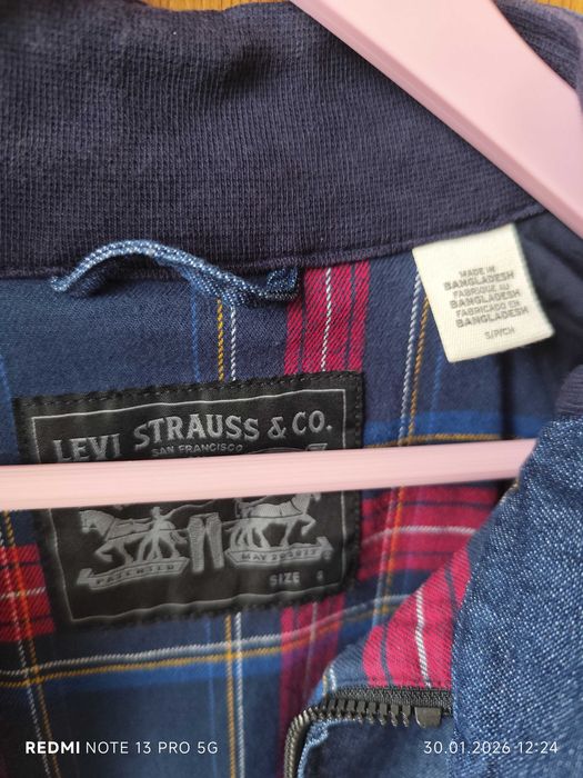 Яке-пролетно Levis